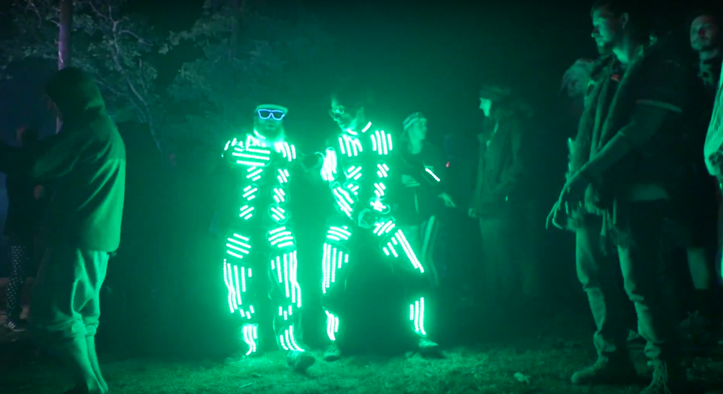 LED Suit Roaming Performance